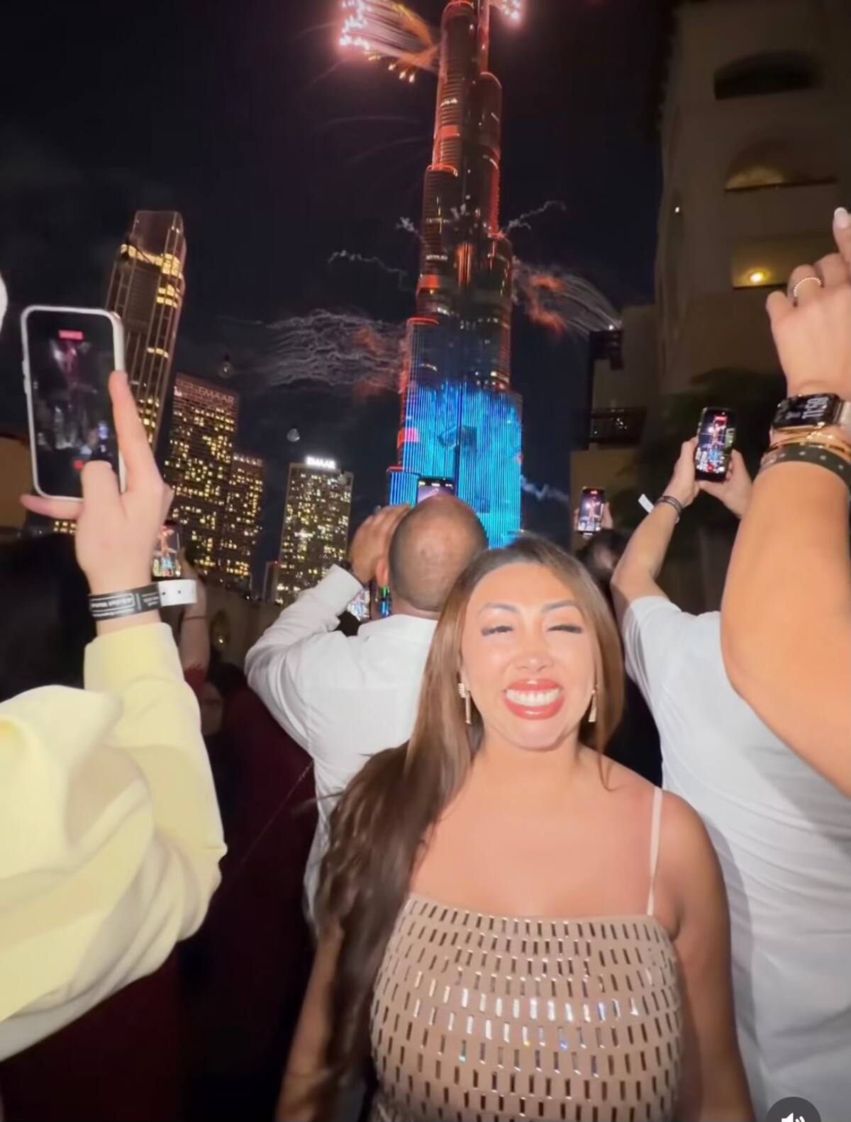 Desde Dubai, la influencer se lució con su look.