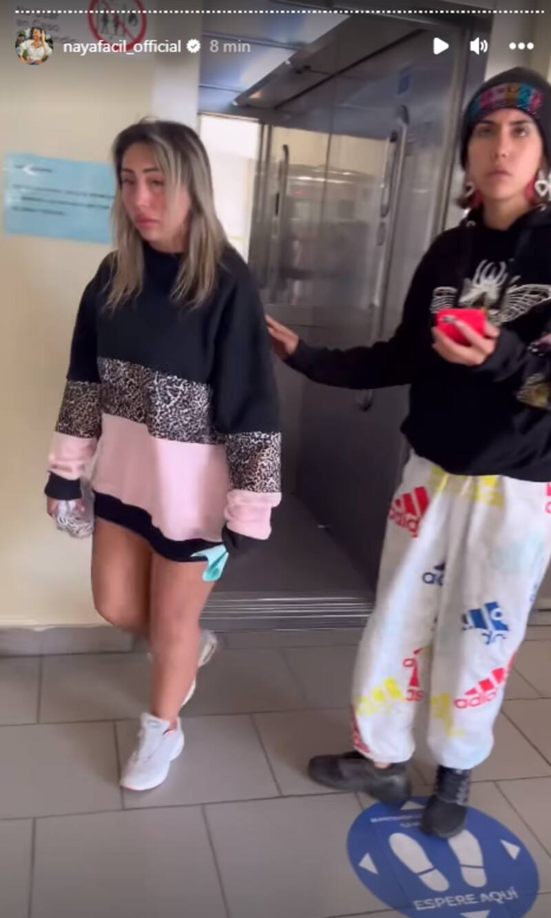 Naya Fácil saliendo del juzgado de Viña del Mar.