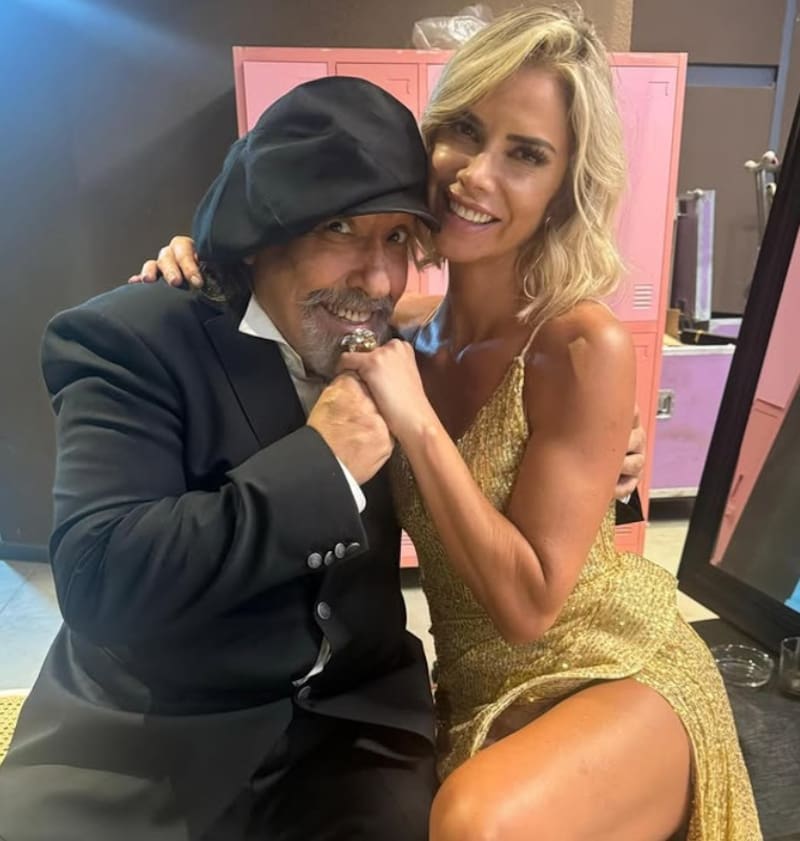 La modelo se comunicó con su expareja a través de un médium.