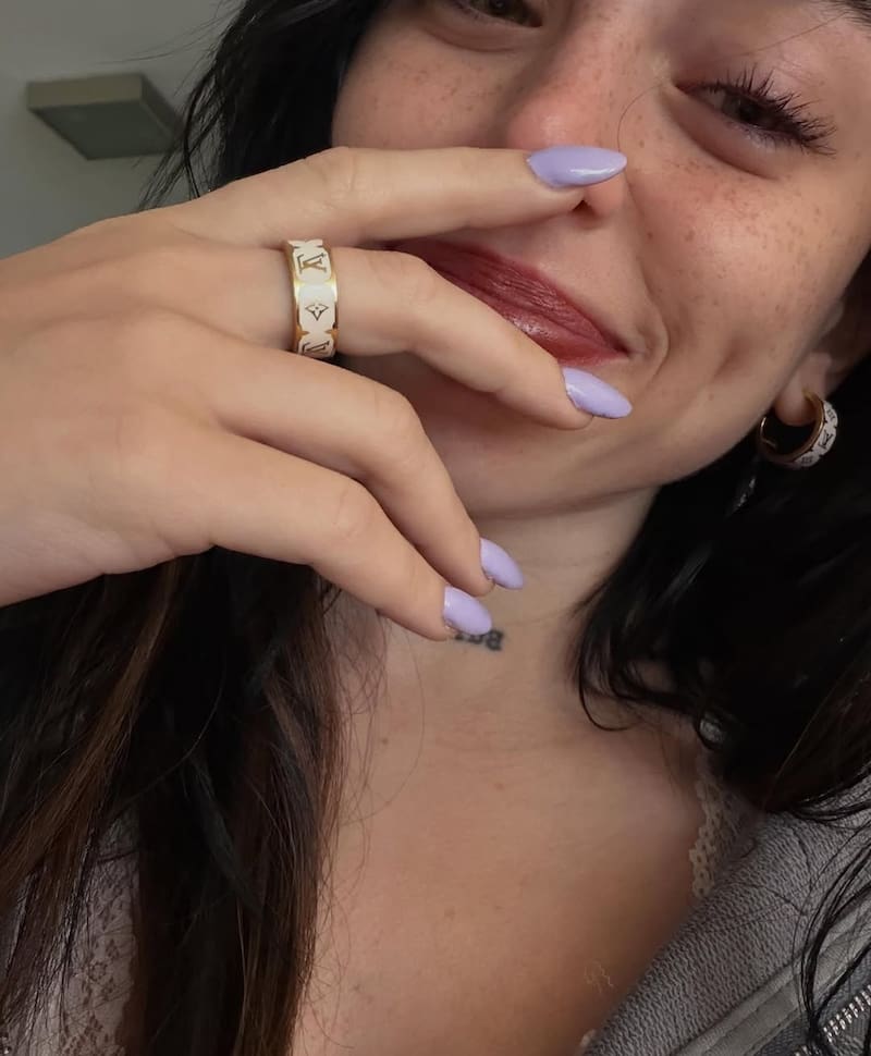 El lujoso anillo que mostró en redes.