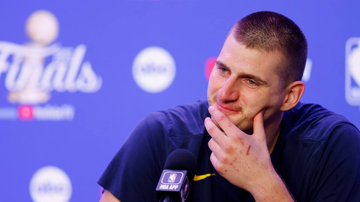 VIDEO | La genial reacción de Nikola Jokic cuando le preguntaron por Novak Djokovic tras su título en la NBA