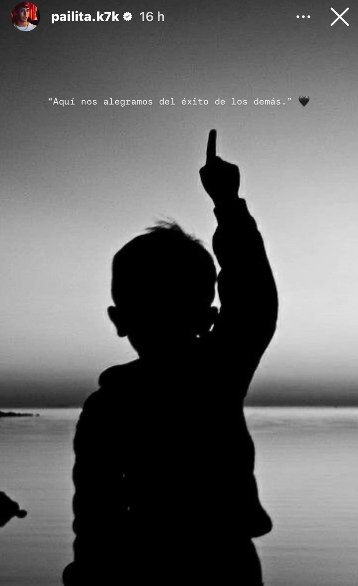 El cantante urbano publicó enigmático mensaje.