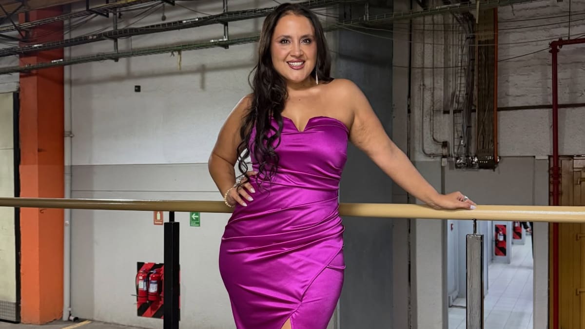 ¡Se acabó el misterio! Pamela Leiva presentó a su nuevo pololo en TV: Mira el apasionado beso que selló el romance