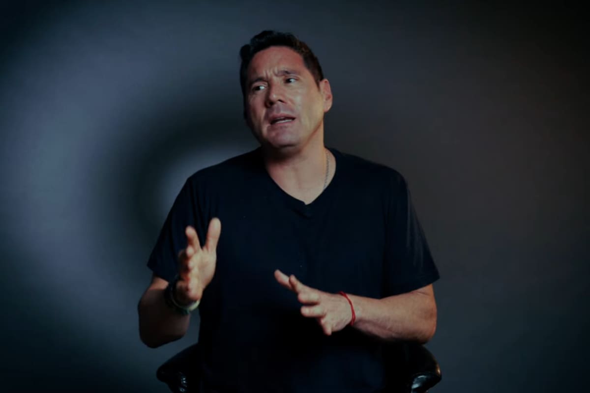 critica medidas del nuevo gobierno.