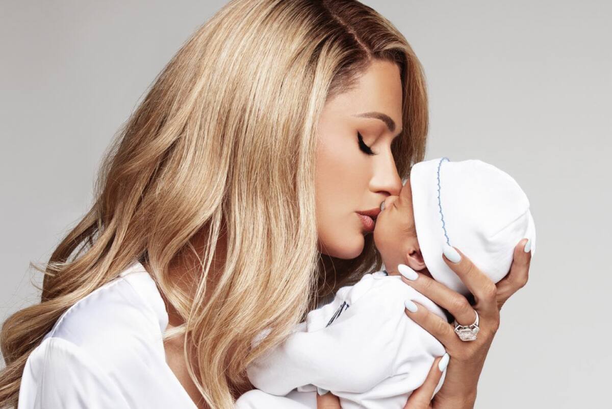 Paris Hilton En la imagen con su bebé Phoenix. - Créditos: IG Paris Hilton