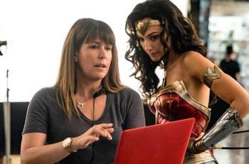 Patty Jenkins desmiente que haya sido ella quien dejó el proyecto de "Wonder Woman 3"