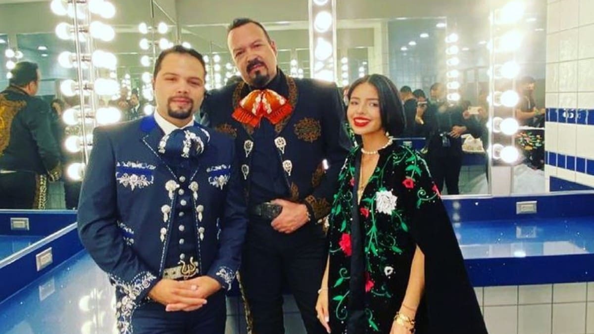 Molestos fans de Pepe Aguilar; lo acusan de maltrato animal