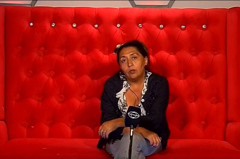 La jugadora se siente dividida entre sus otrora mejores amigos, Francisco Arenas y Constanza Capelli, tras el quiebre definitivo entre ambos.