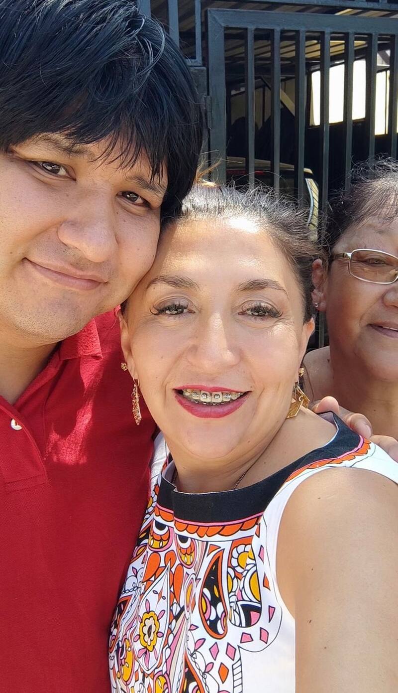 Jennifer Galvarini visitando a "Francis" un particular seguidor de ella que la esperaba de hace mucho tiempo.