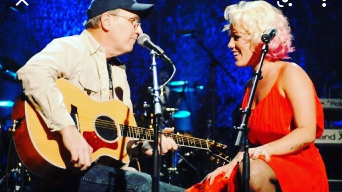 Triste duelo para Pink: Falleció su padre tras dura batalla contra el cáncer