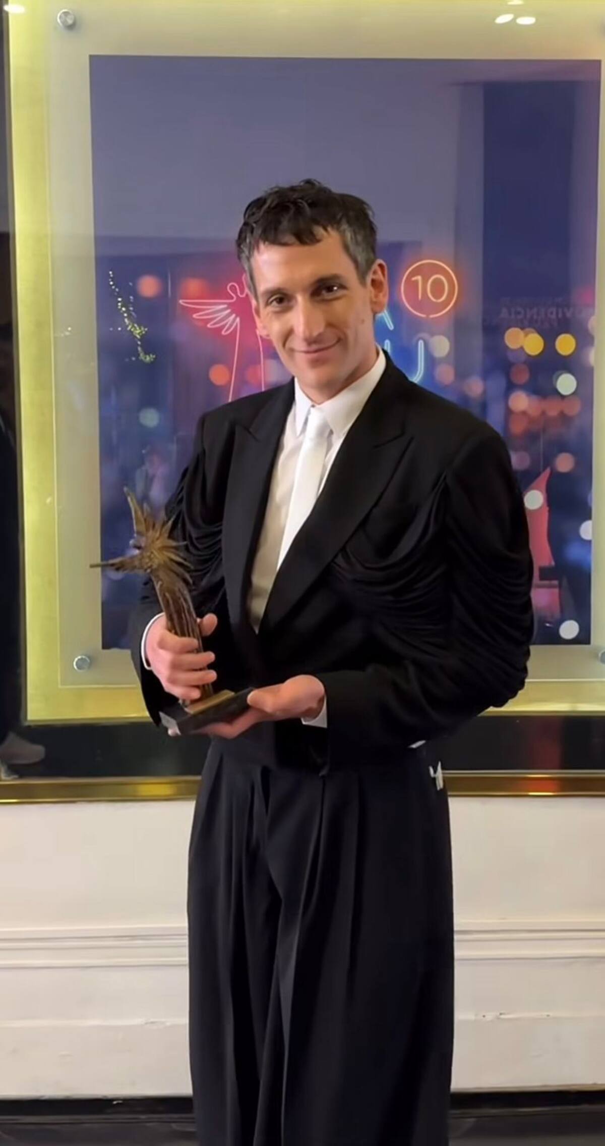 Gabriel Urzúa
Foto: Instagram @premioscaleuche