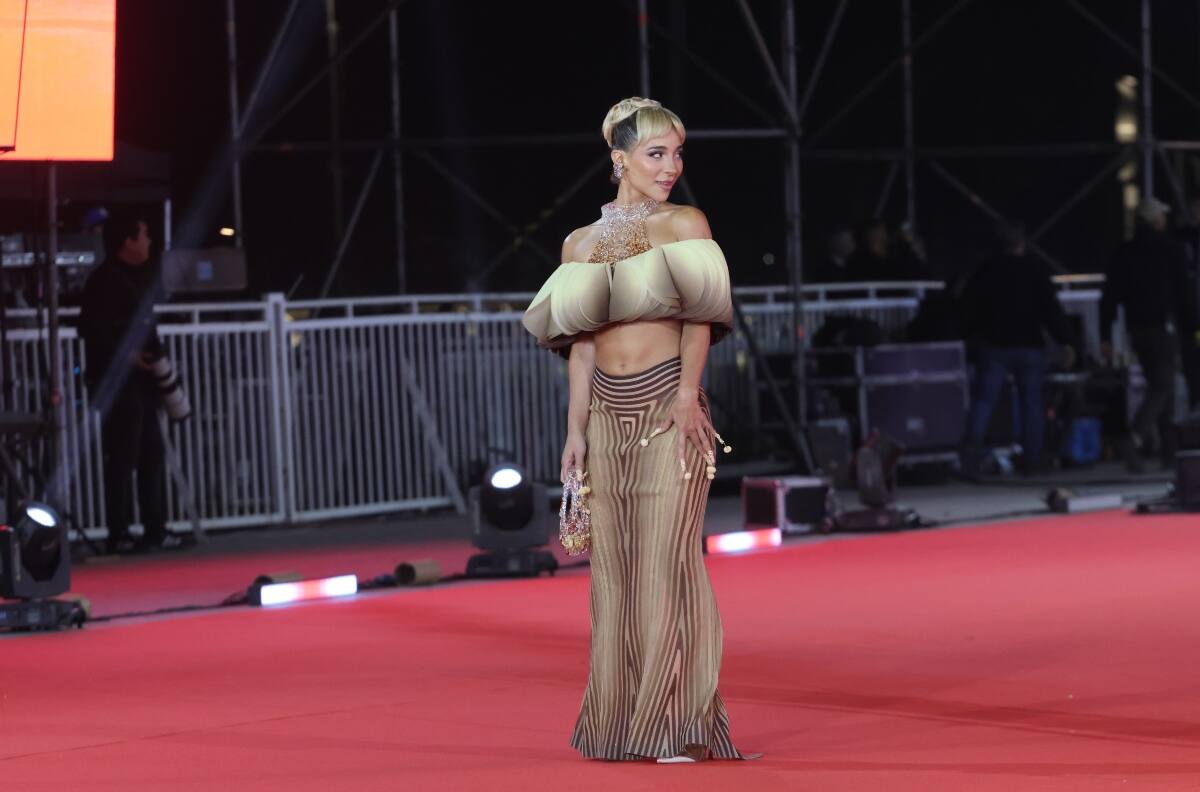 Con diseñador que brilló en el Super Bowl: Princesa Alba adelanta su look para la Gala de Viña