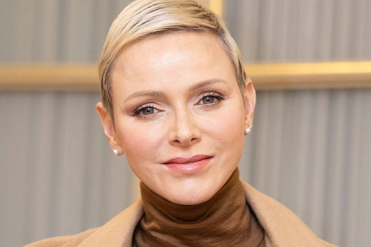 Princesa Charlene La royal acudió a entregar los regalos de Navidad en la Cruz Roja - Créditos: Instagram