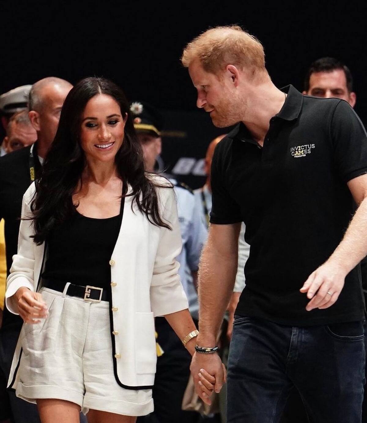 El príncipe Harry le habría pedido a Meghan Markle cambiar el trasfondo de su libro.