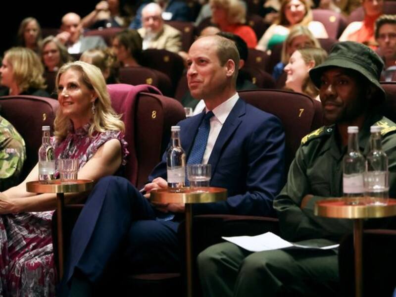 El príncipe William acude sin kate Middleton al  cine