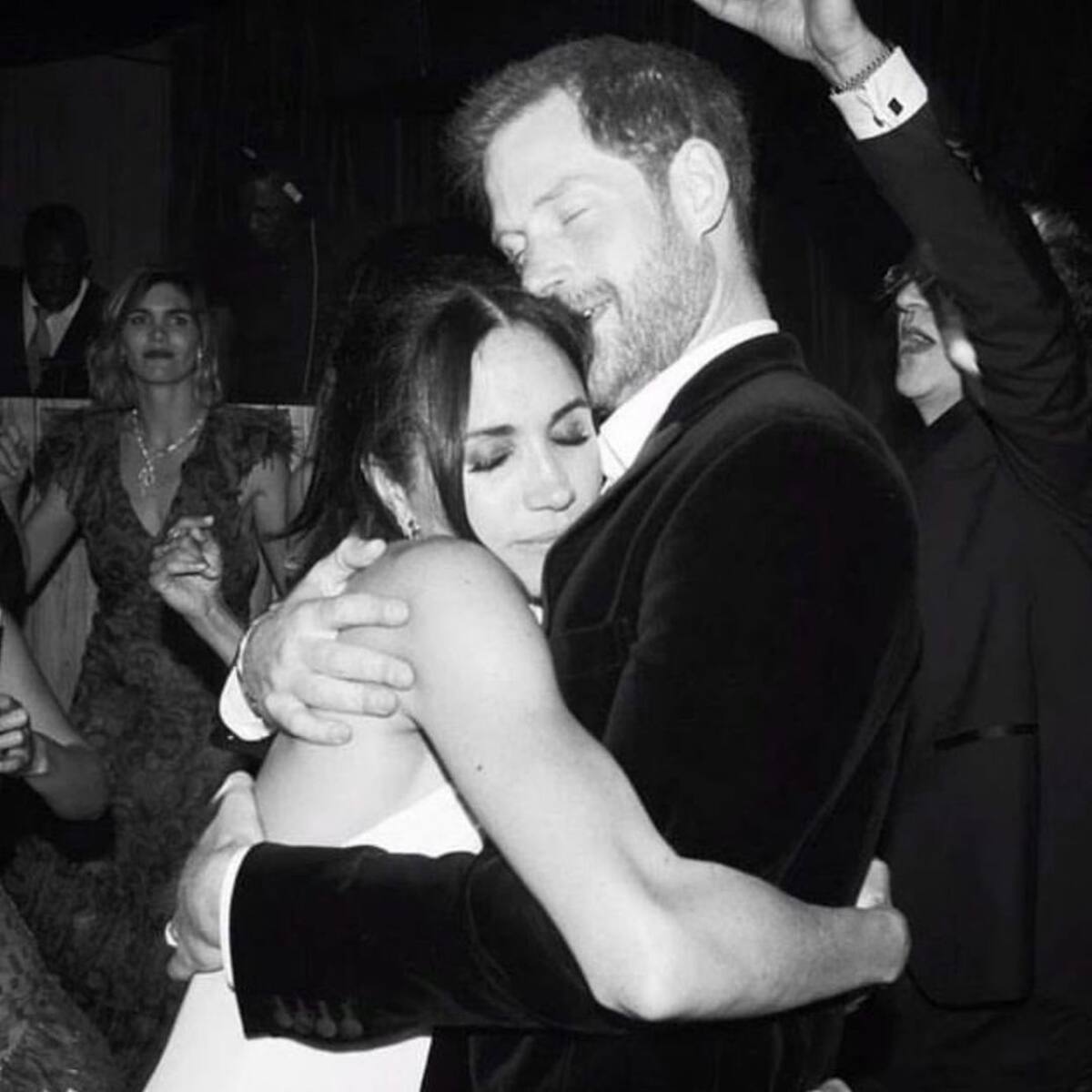 Los duques de Sussex comparten tierna foto de su boda.