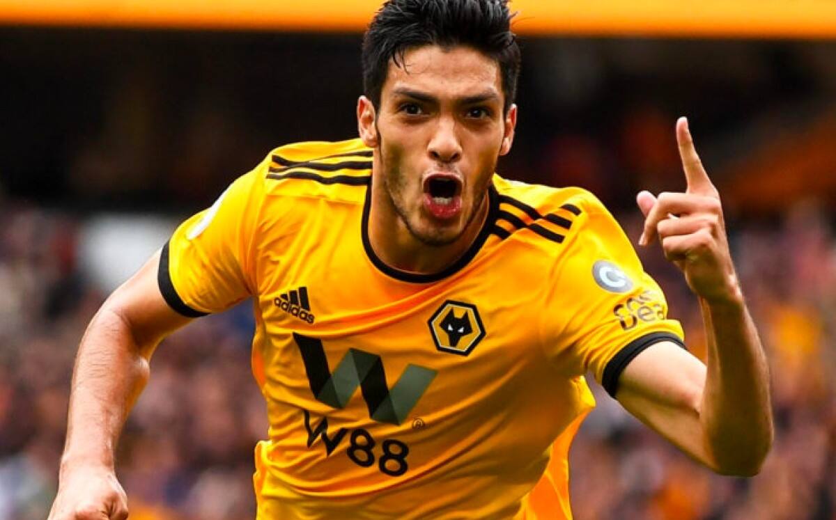 El delantero de los Wolves seguirá en la Premier League.