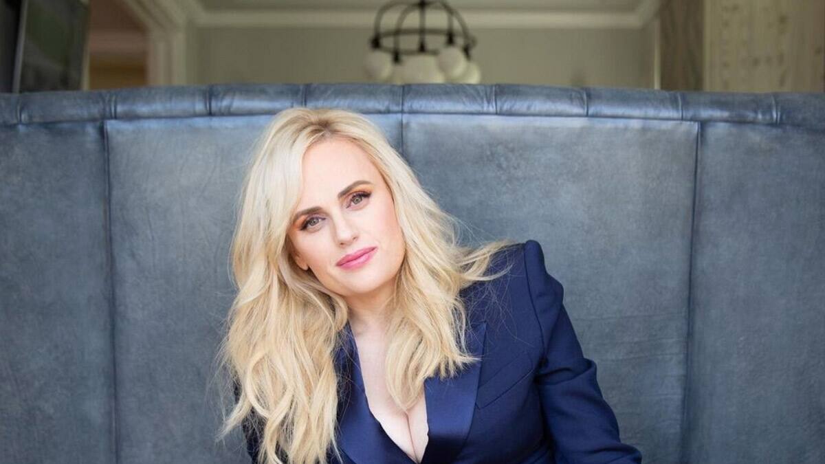 Rebel Wilson comparte románticas fotos con su novia y detona rumores de un posible compromiso