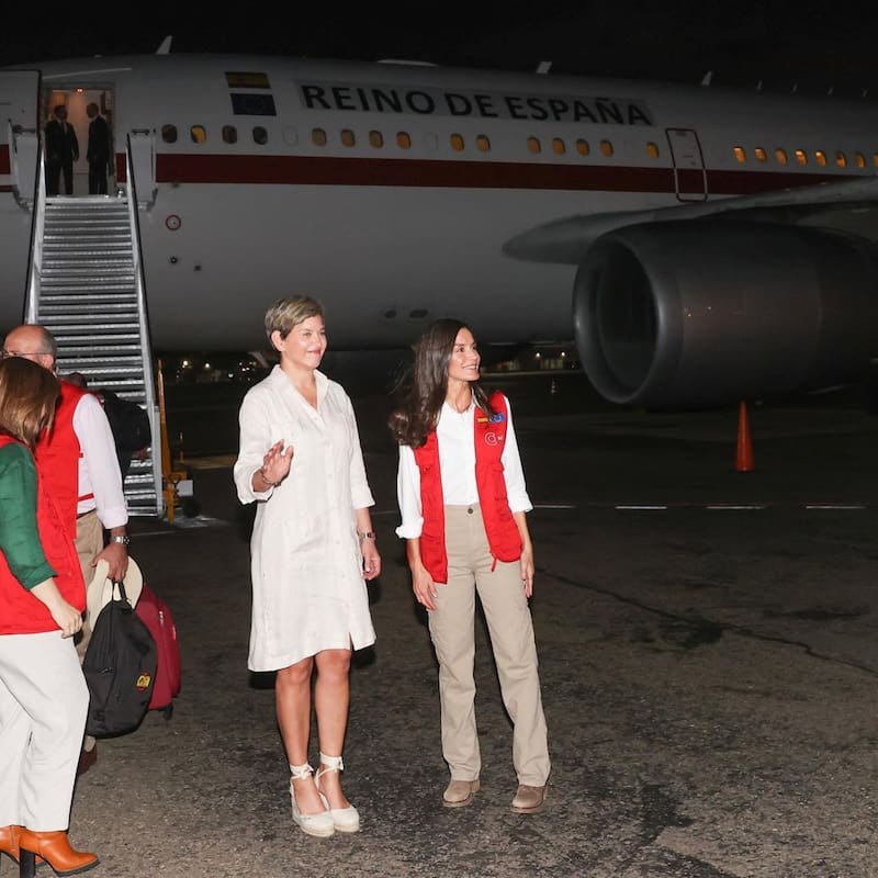 La reina se atreve con unos pantalones cargo, virales en TikTok