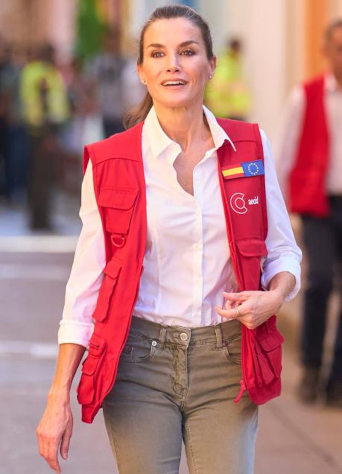 La esposa del rey Felipe se atreve con la popular tendencia de los años 2000.