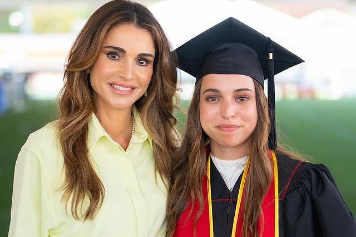 Reina Rania La monarca de Jordania está muy orgullosa de su hija Salma, quien terminó sus estudios universitarios en Estados Unidos. - Créditos: Instagram