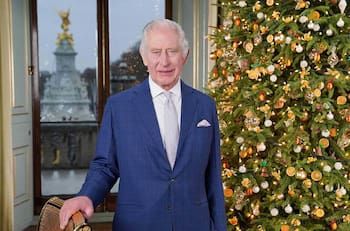 Rey Carlos III envía emotivo mensaje a Gabriel Boric por los incendios forestales en Chile