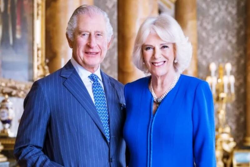 Rey Carlos III y la reina Camilla Se ha publicado la invitación oficial de la ceremonia de coronación - Créditos: Instagram @theroyalfamily