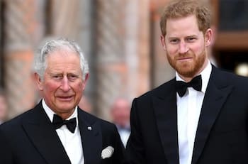 El príncipe Harry ya llegó a Reino Unido por diagnóstico de cáncer del rey Carlos III