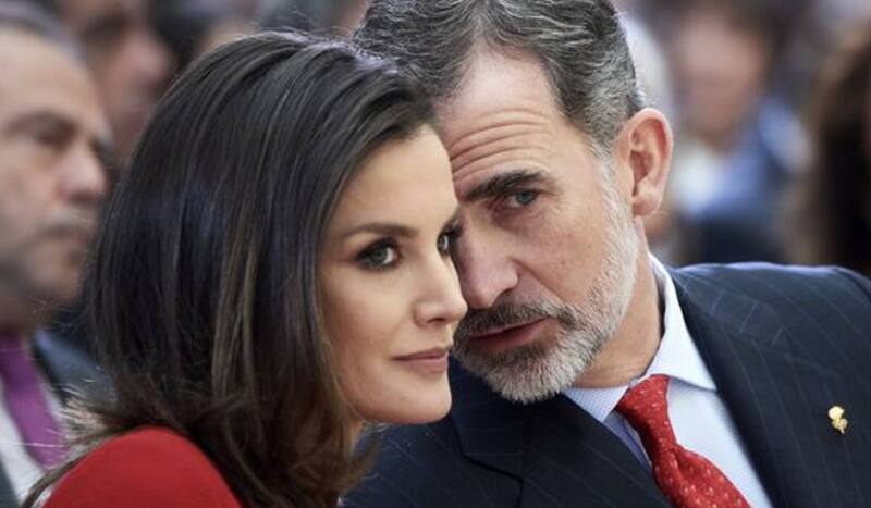 Rey Felipe y la reina Letizia La reina Letizia están viviendo un drama similar al de Kate Middleton y el príncipe William - Créditos: Captura de pantalla