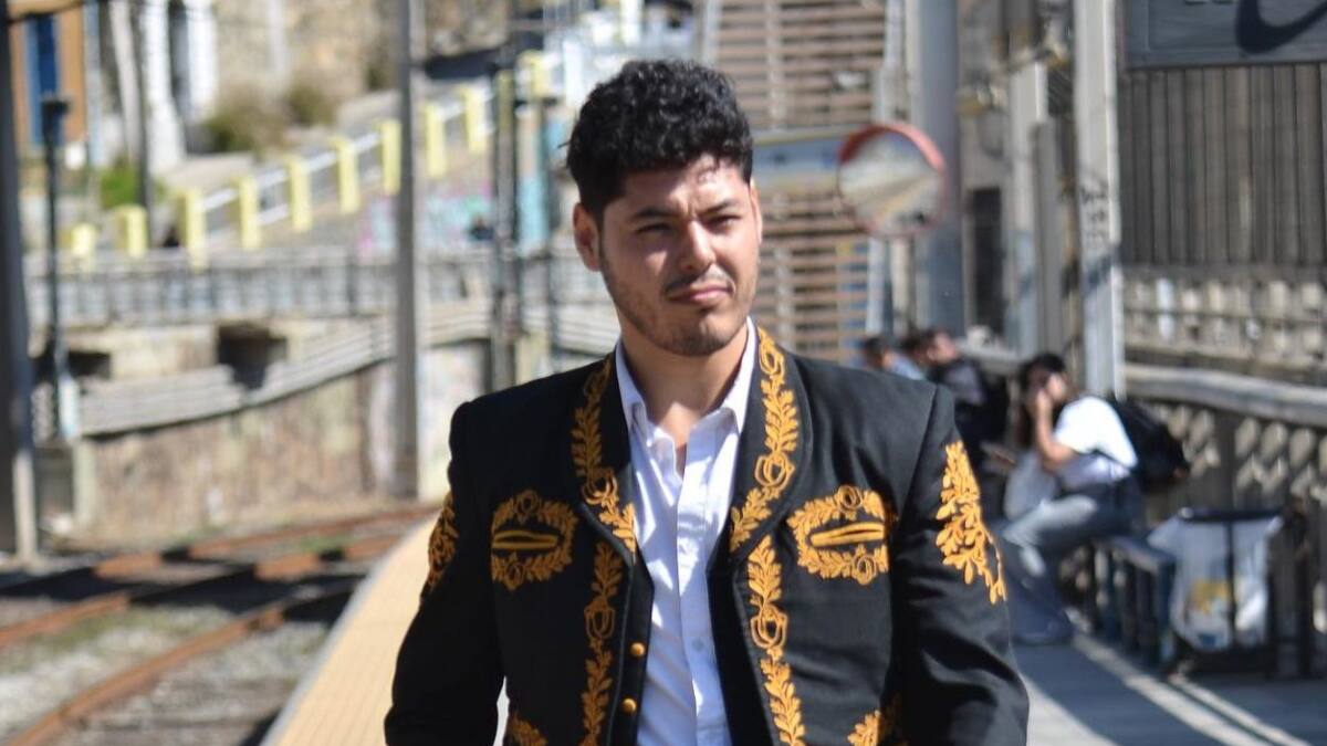 Quién es Ricardo Badillo, el humorista mexicano que se presenta en el festival de Chanco 2026