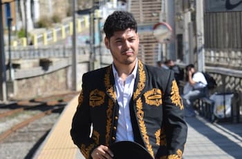 Quién es Ricardo Badillo, el humorista mexicano que se presenta en el festival de Chanco 2026