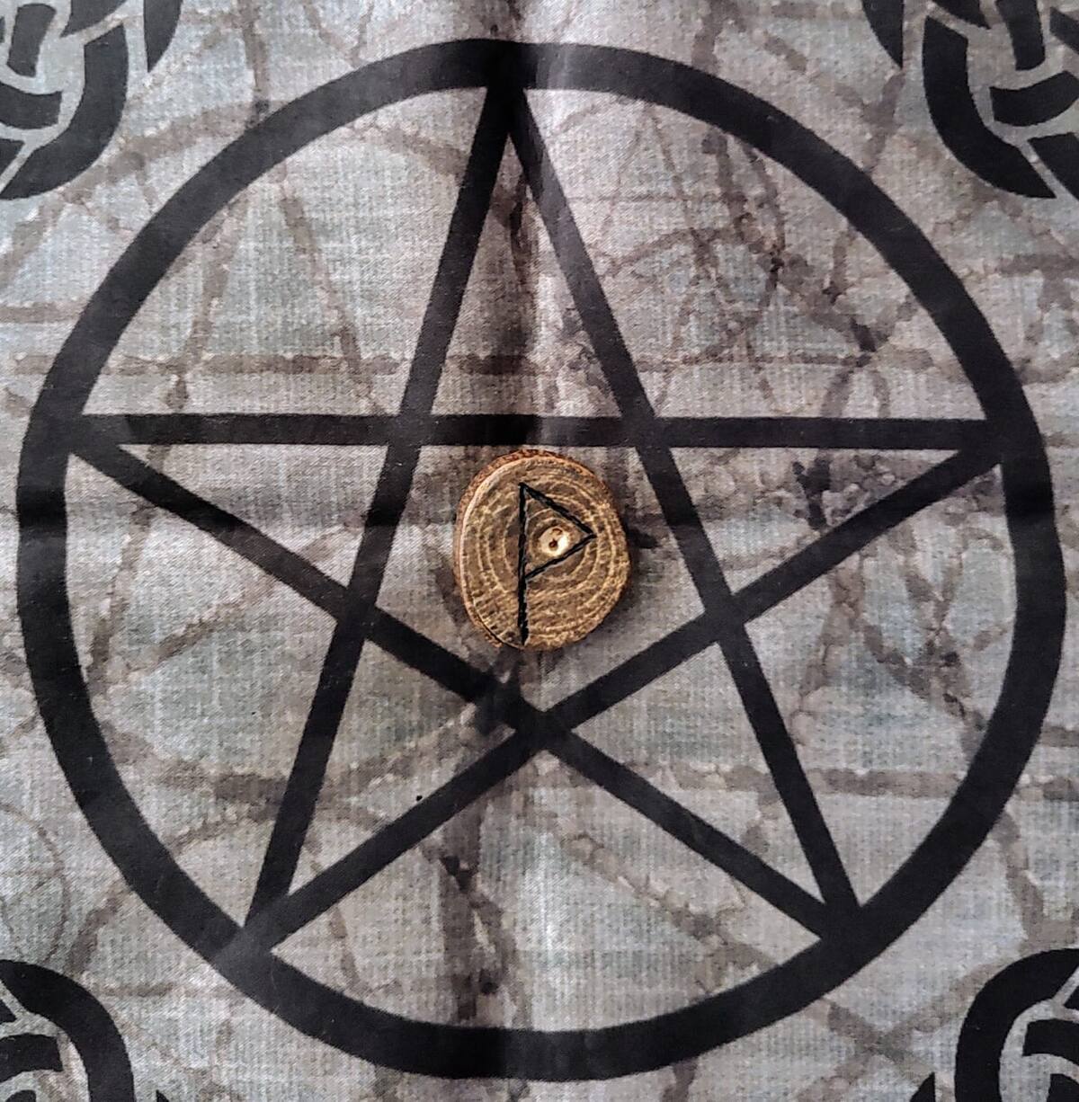 Esta es la runa Wunjo.