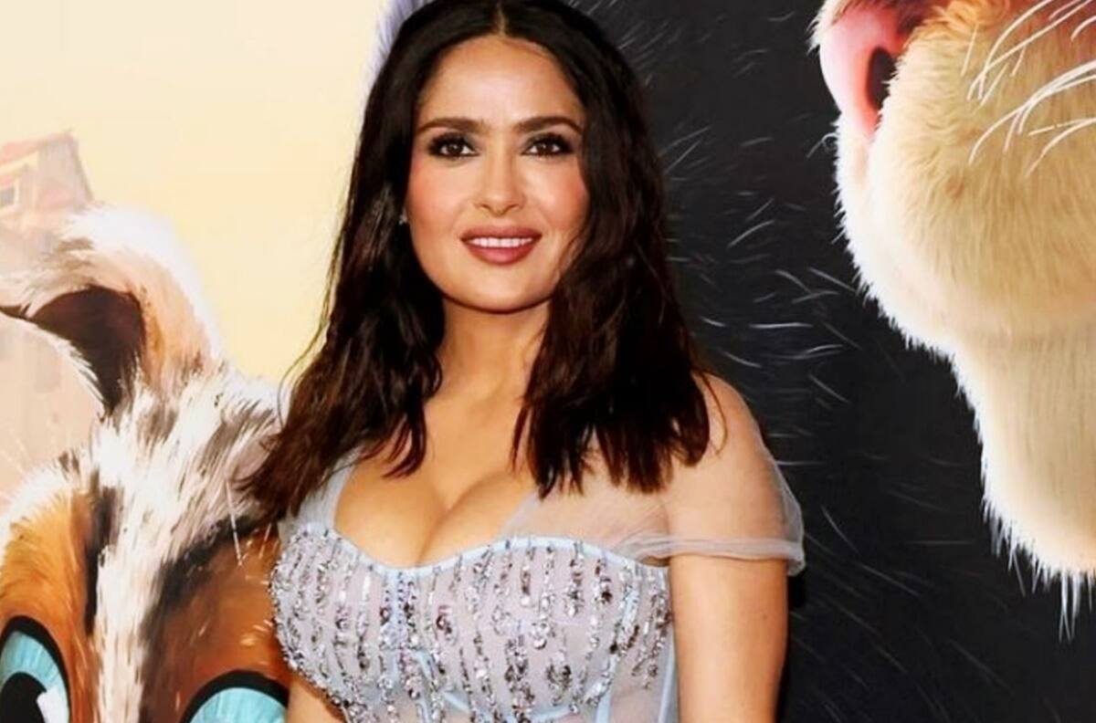 Salma Hayek enamora con su vestido de princesa en la premier de "El Gato con Botas"