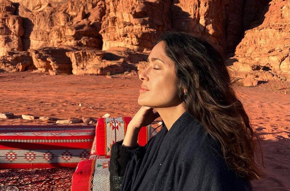 Salma Hayek presume sus lujosas vacaciones a Jordania
