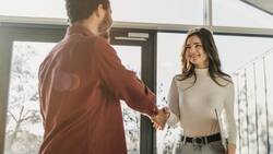 El inesperado gesto con tus vecinos que podría mejorar tu salud