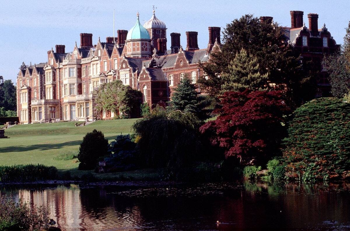 Rey Carlos y reina Camilla: Así es por dentro su mansión de Sandringham, donde celebrarán Navidad