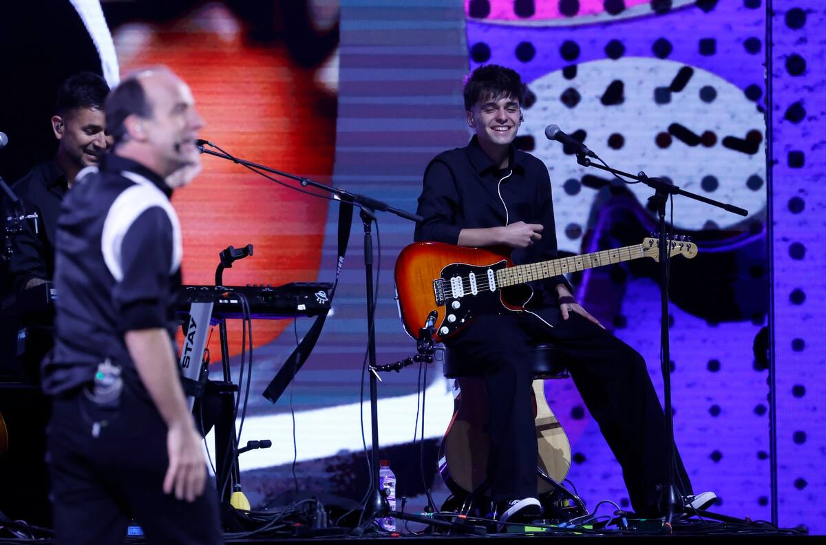 “Igual a su papá” y “demasiado lindo”: Hijo de Stefan Kramer se lució en Viña 2026 y desata ola de comentarios