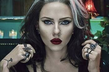 Scarlett Johansson es de armas tomar, va con todo contra Disney