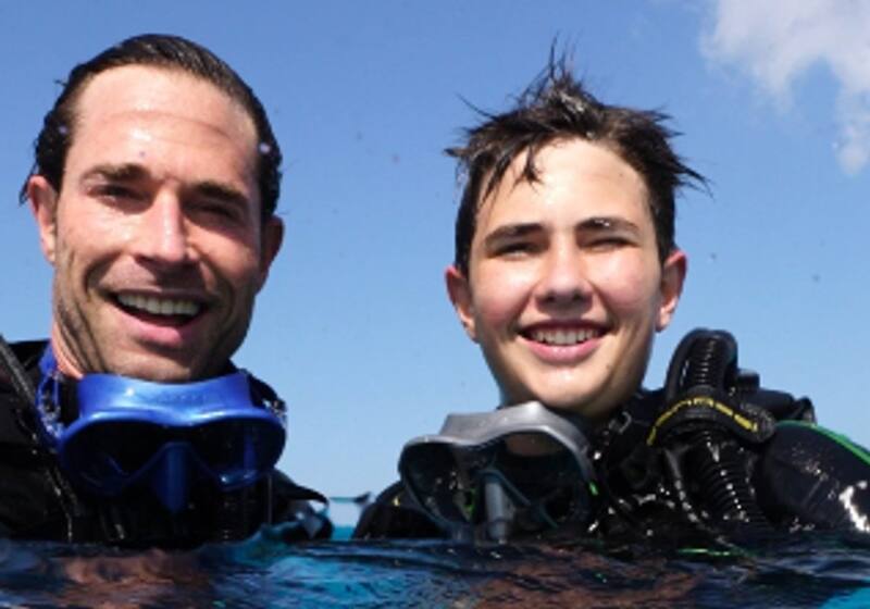 Sebastián Rulli y su hijo Santiago Sebastián Rulli y su hijo Santiago - Créditos: Captura de Pantalla