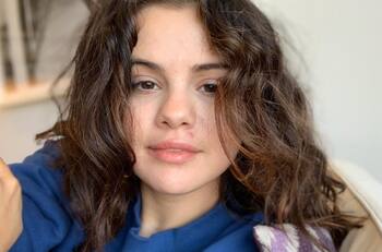 Selena Gomez comparte tiernas fotos con su hermanita mientras se aleja del drama de Hailey Bieber