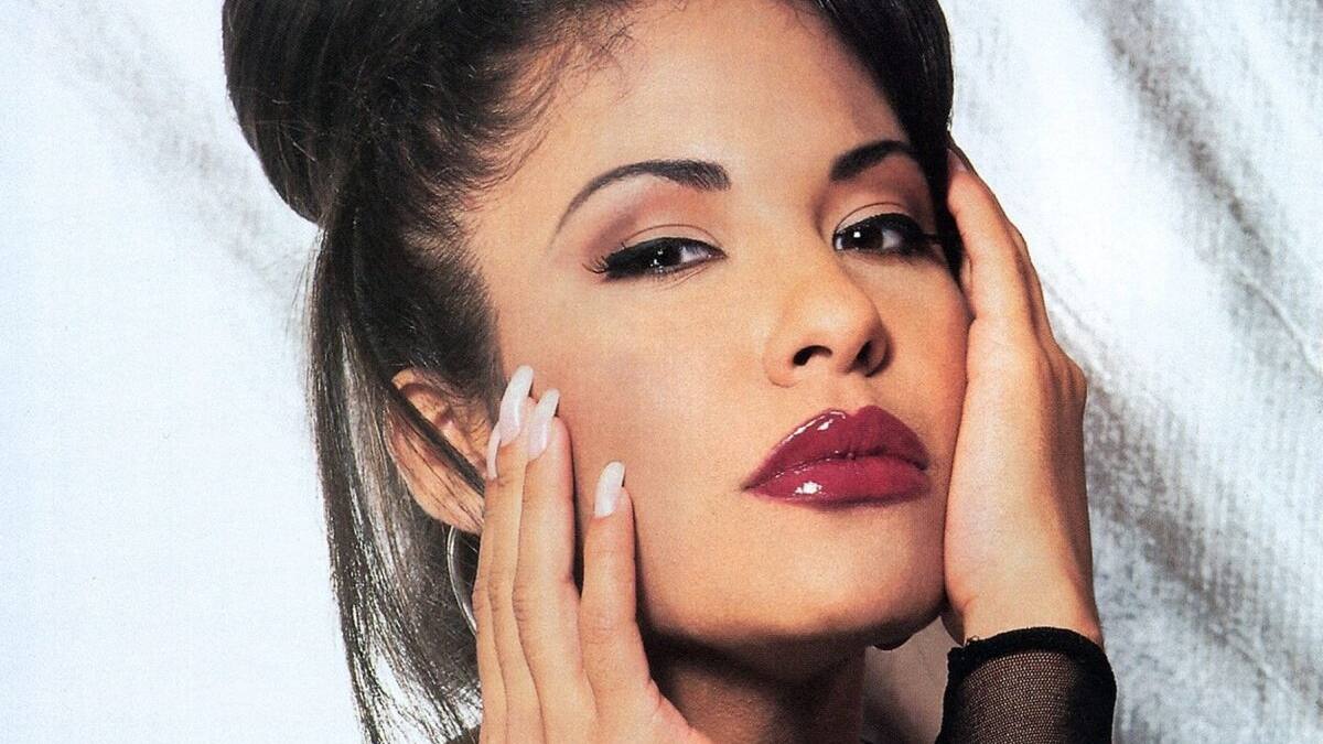Selena Quintanilla, hoy estaría cumpliendo 52 años; así se vería en la actualidad gracias a la IA
