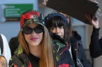 Shakira es captada de lo más sonriente junto a sus hijos llegando a Nueva York