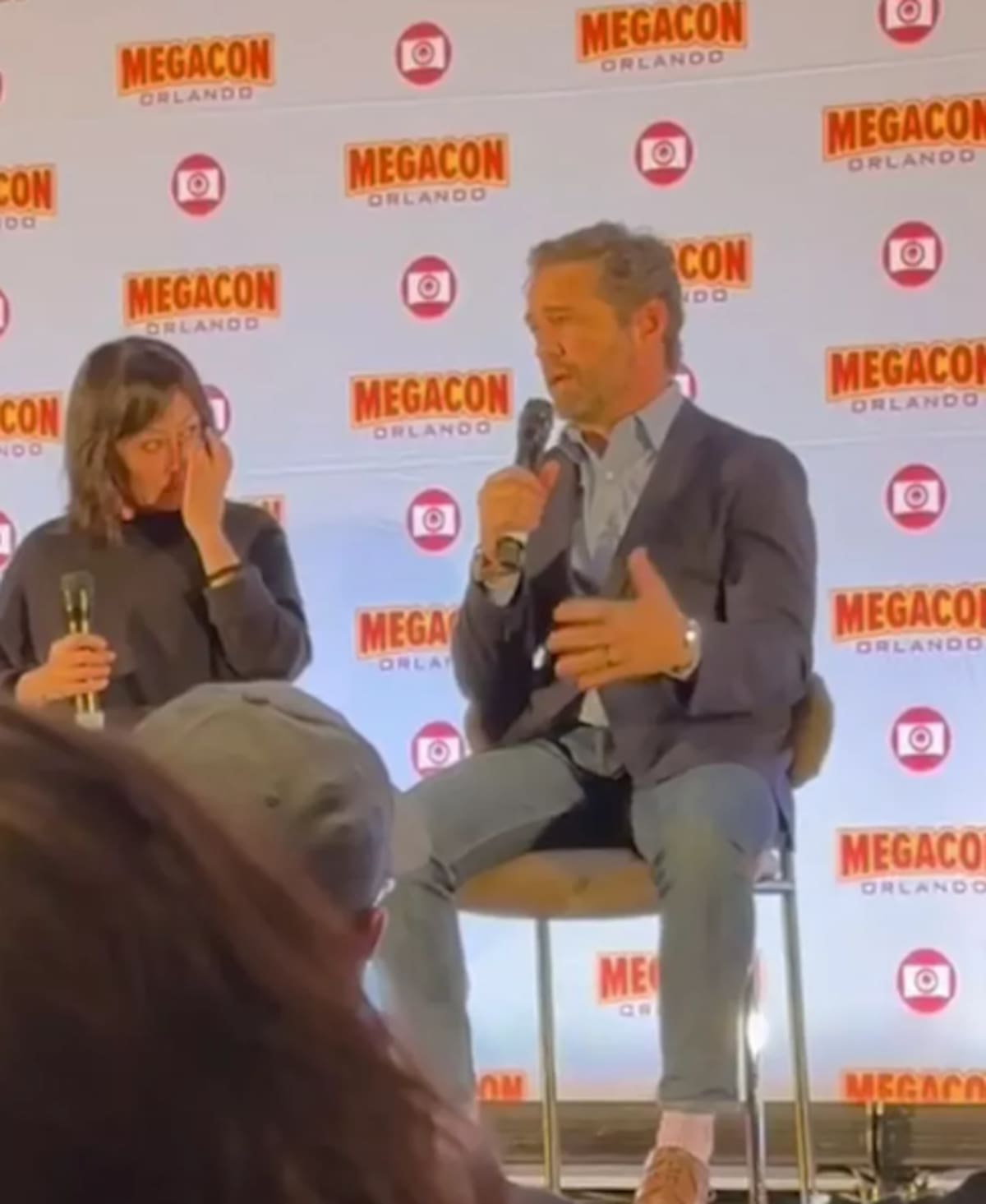 Shannen Doherty y Jason Priestley , la actriz llegó a las lagrimas recordando a su compañero Mathew Perry.