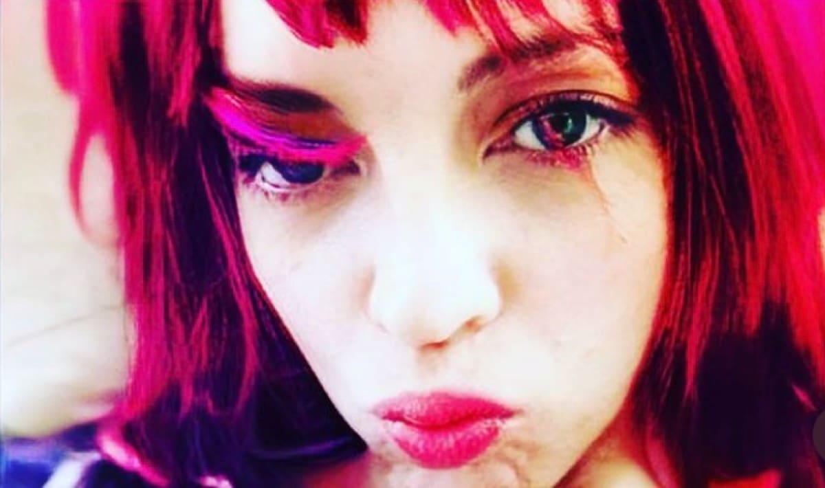 La hija de Camilo Sesto, el porque de la peluca roja