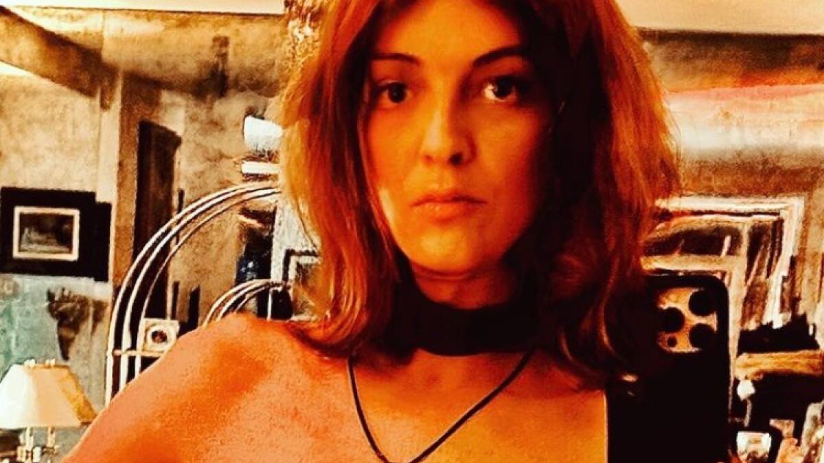 Sheila Devil, hija de Camilo Sesto, muestra el interior de su casa y preocupa