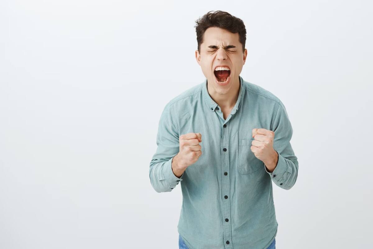 ¿Cuáles tienden a caer en las emociones cuando se trata de discutir?
