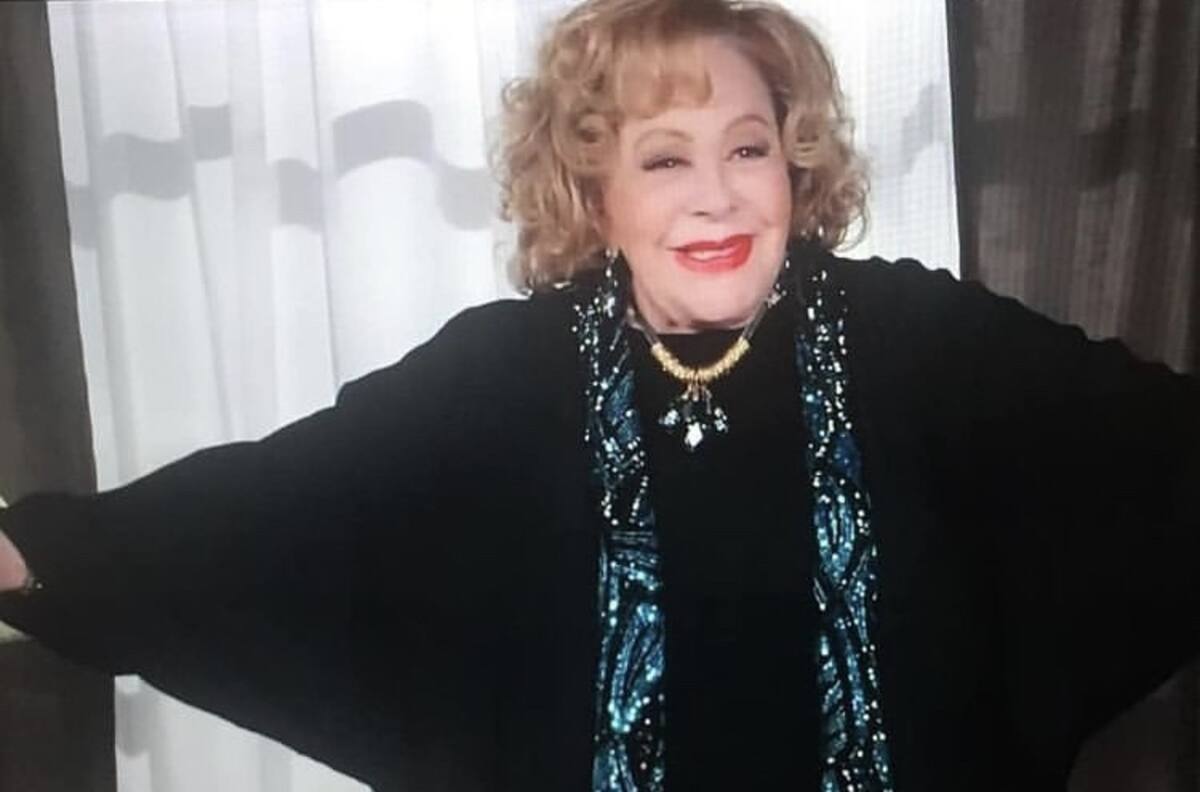 Silvia Pinal tiene un nuevo amor y la visita en su casa