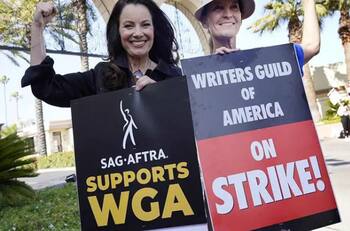 Actores de Hollywood se unen a huelga histórica de la industria del entretenimiento en EU