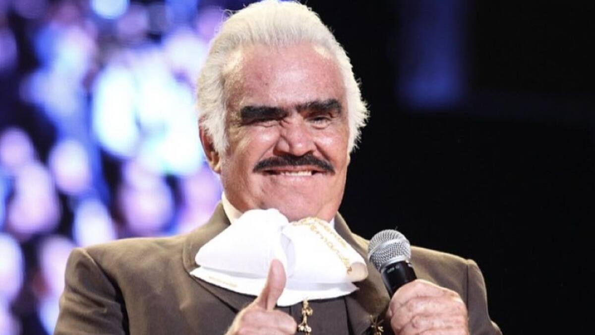 Vicente Fernández se encuentra sin sedación, está despierto, consciente y obedece comandos e interactúa con su familia: dice reporte médico
