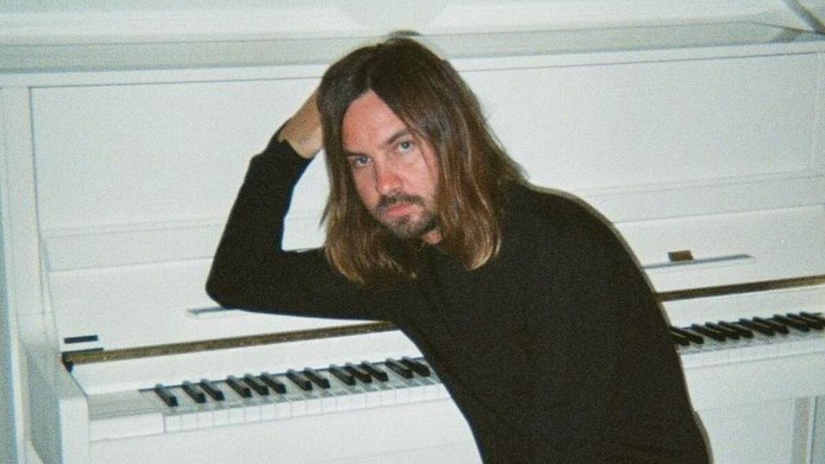 A días del Lollapalooza Chile 2023: Tame impala preocupa a sus fanáticos tras fracturarse la cadera